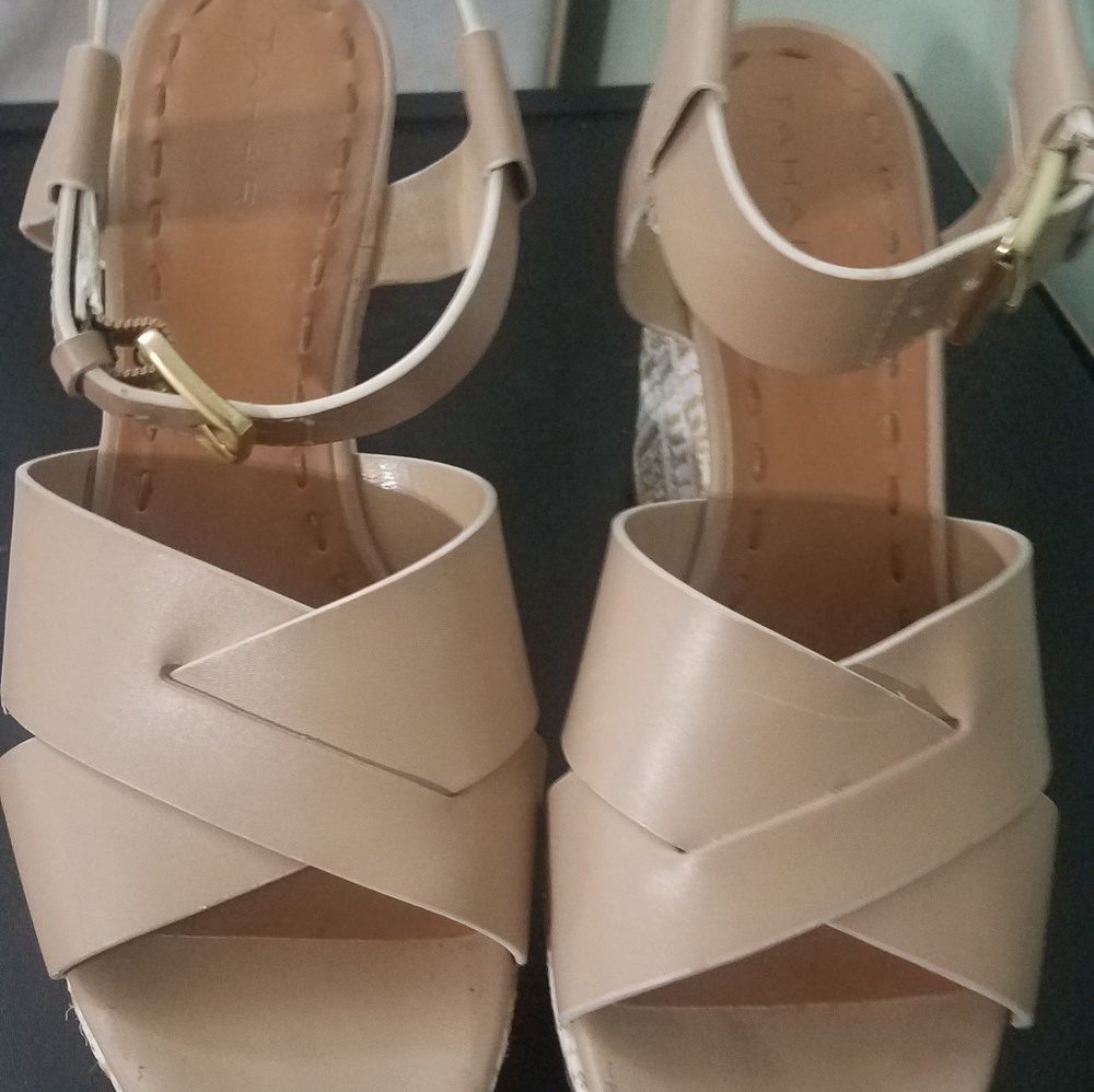 Tahari Women Shoe